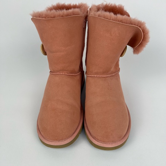 UGG Shoes - Women’s Pink Ugg Boots size 6 Bailey Button Classic Short Shearling Bootie